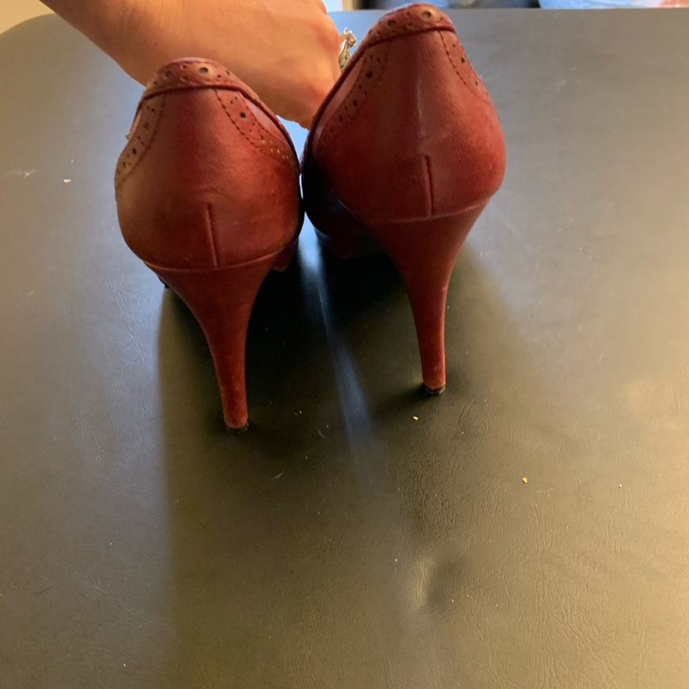 Red heels - Picture 3 of 3